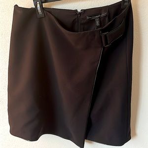 BRAND NEW WITH TAGS WOMEN SKIRT. White House black market size 8. Black.